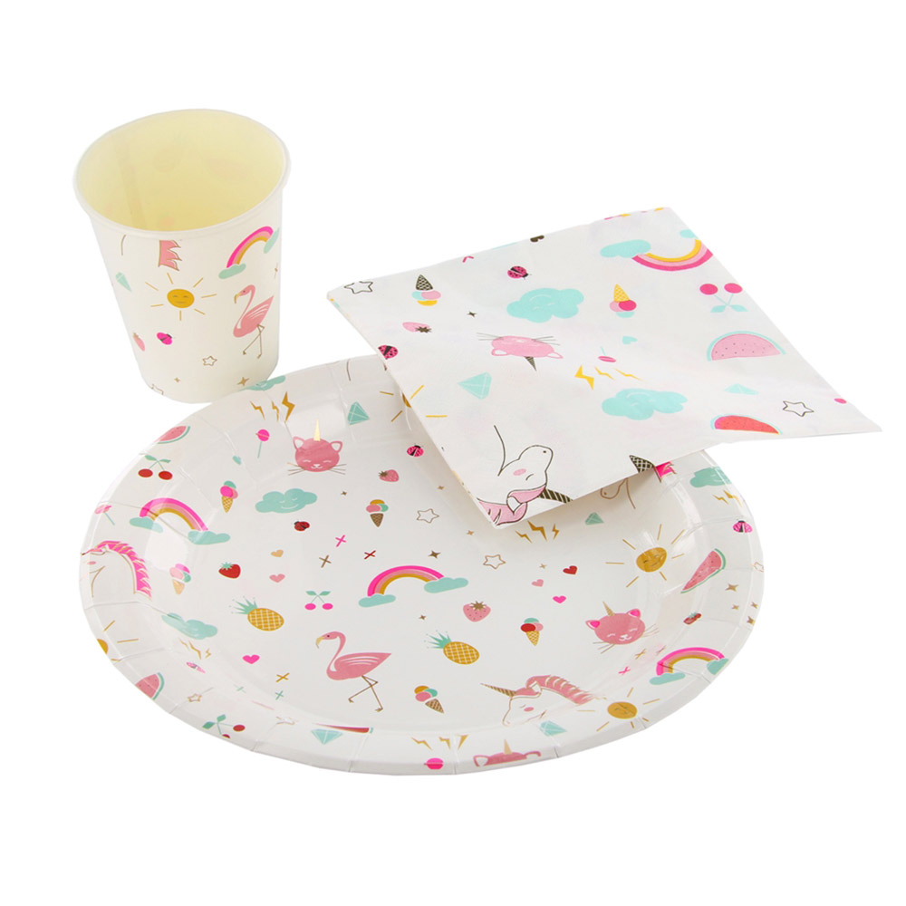 EA9768-coffret-anniversaire-enfant---40-accessoires-roses (1)